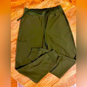 Mandala Scrub Pants: olive XS-P
